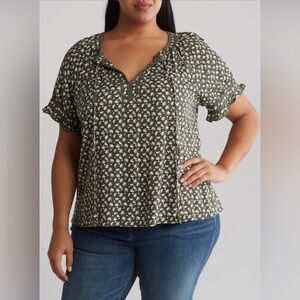 NWT Max Studio Split Neck Top Size 1X